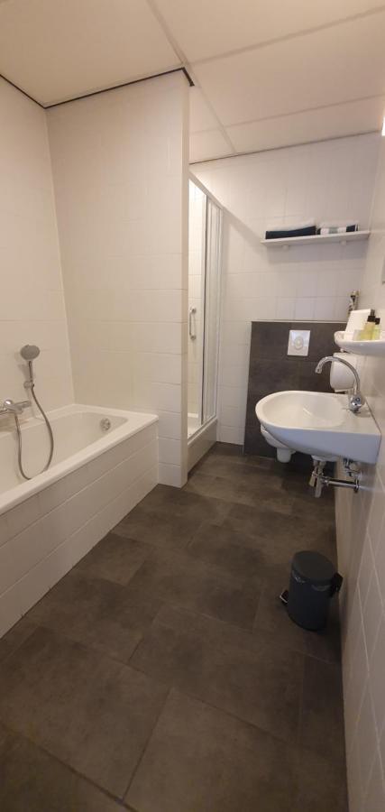 Schoondijke Hotel De Zwaan מראה חיצוני תמונה